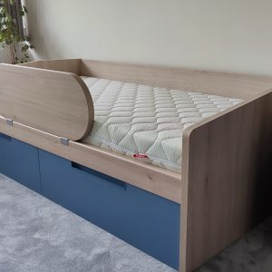 lova-vaiko-kambariui-bernu-gulta